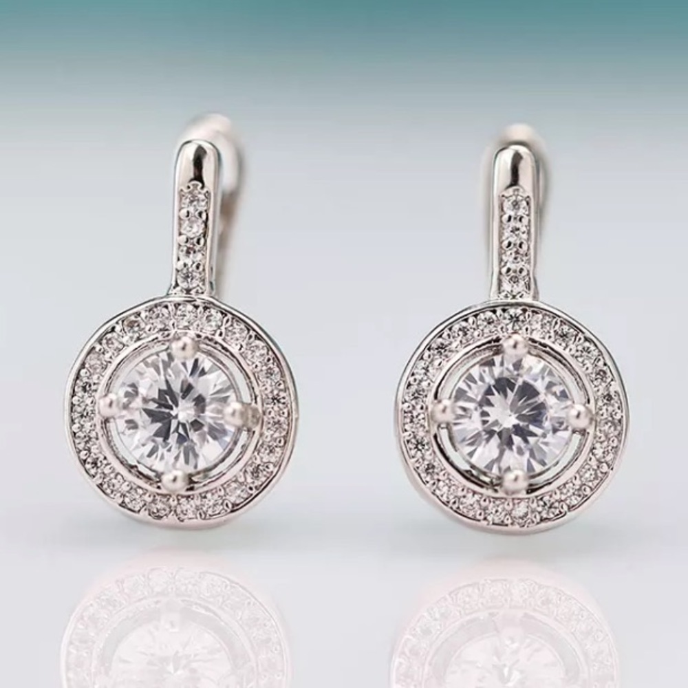 ¥925 Sterling Silver Round Stud Diamon Earrings